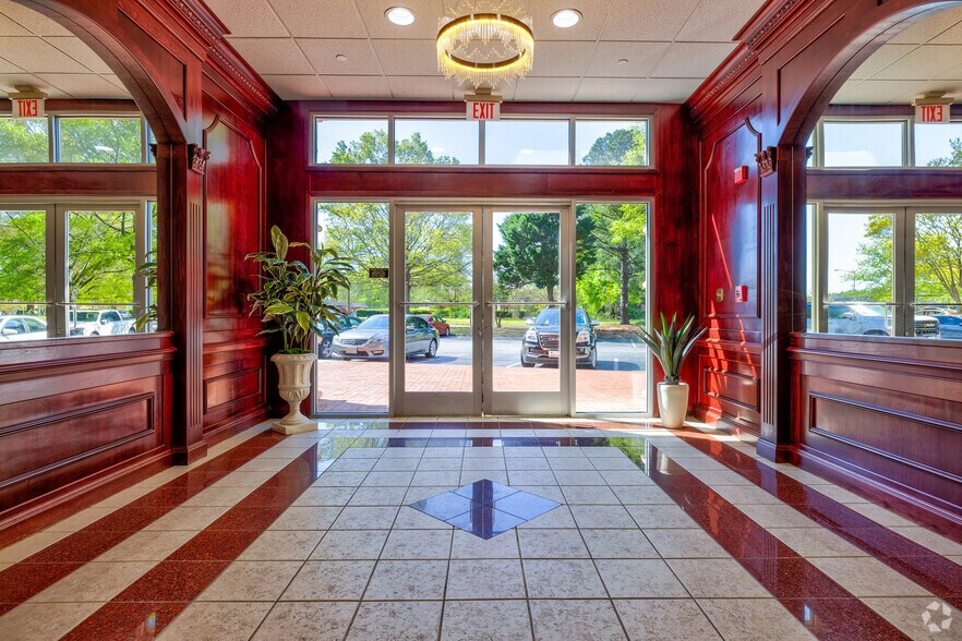 More Photos Of 582 Lynnhaven Pky, Virginia Beach Unknown For Lease