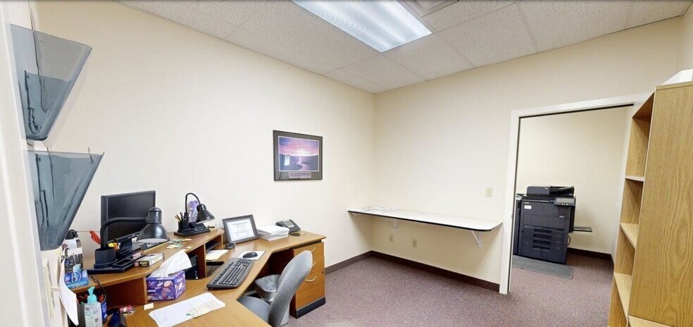 More Photos Of 1271 Port Dr, Clarkston Office For Sale