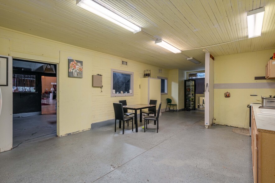 More Photos Of 322 S Scenic Hwy, Lake Wales General Retail For Sale