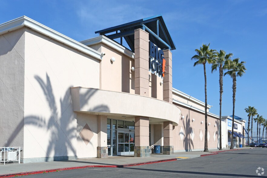 More Photos Of 1231-1325 W Yosemite Ave, Manteca Freestanding For Lease