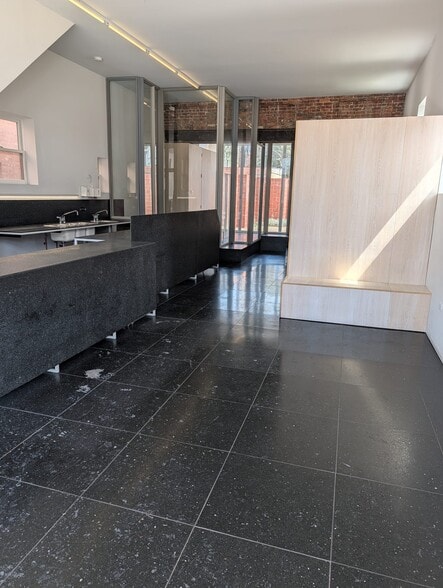 More Photos Of 577 Niagara St, Buffalo Storefront Retail Office For Lease