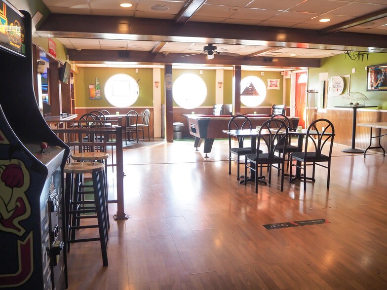 More Photos Of 1 Wall St, Cromwell Restaurant For Sale