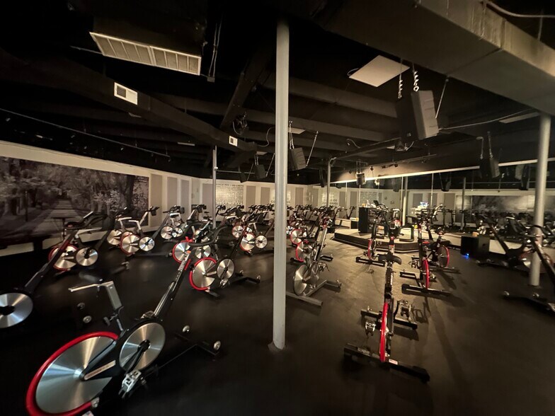 More Photos Of 165 Midland Ave, Lexington Health Club For Sale