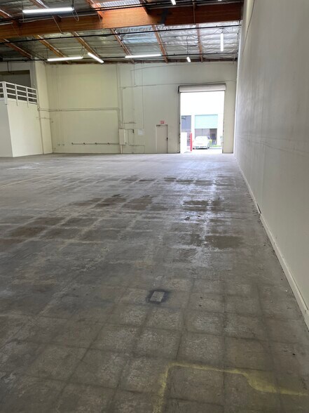 More Photos Of 100 S Reservoir St, Pomona Warehouse For Lease