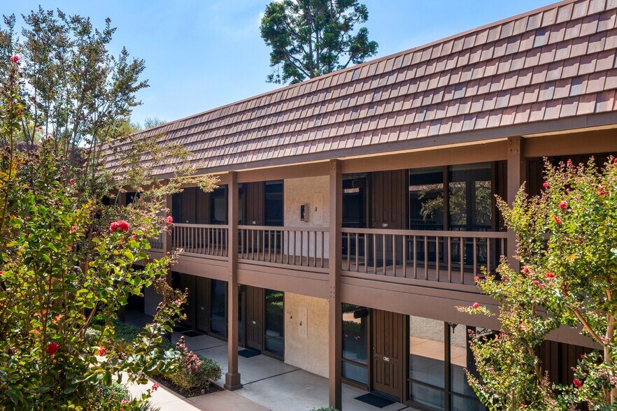 More Photos Of 17291 Irvine Blvd, Tustin Office For Lease