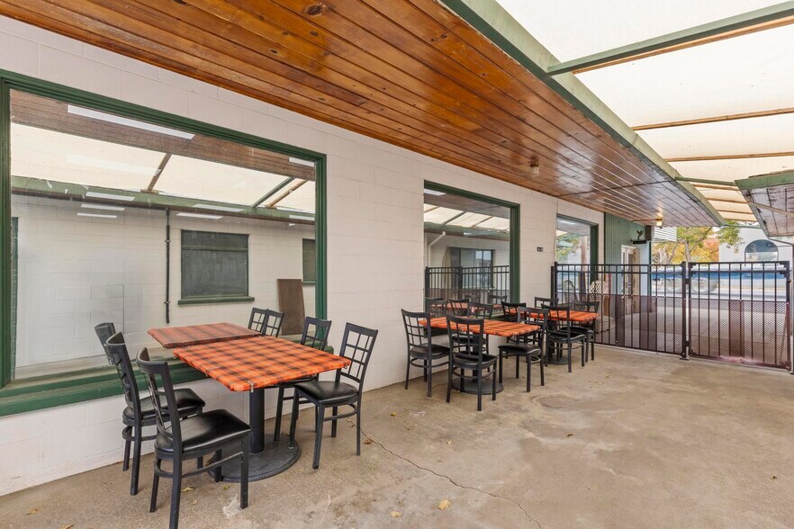 More Photos Of 348 Market St, Colusa Restaurant For Sale