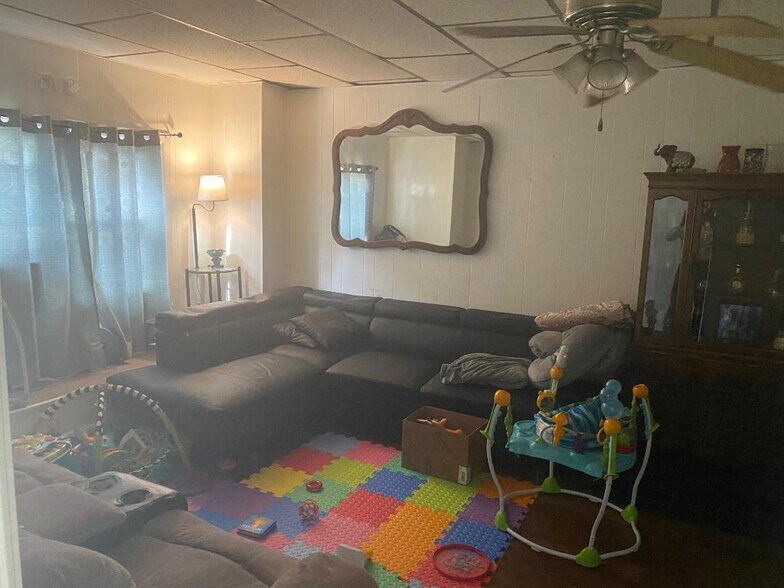 More Photos Of 230 N Burlington St, Gloucester City Apartments For Sale