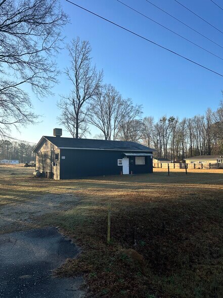 More Photos Of 1030 Dry Branch Rd, Hopkins General Retail For Sale