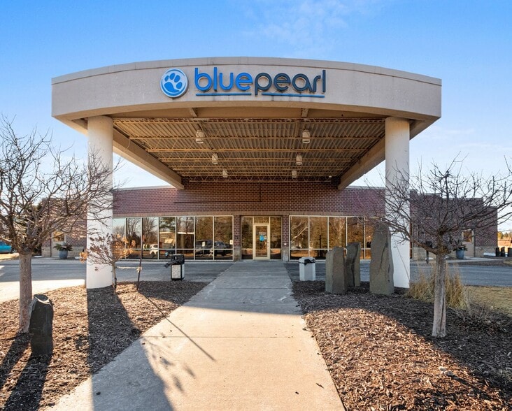 Primary Photo Of 4706 New Horizons Blvd, Appleton Medical For Sale