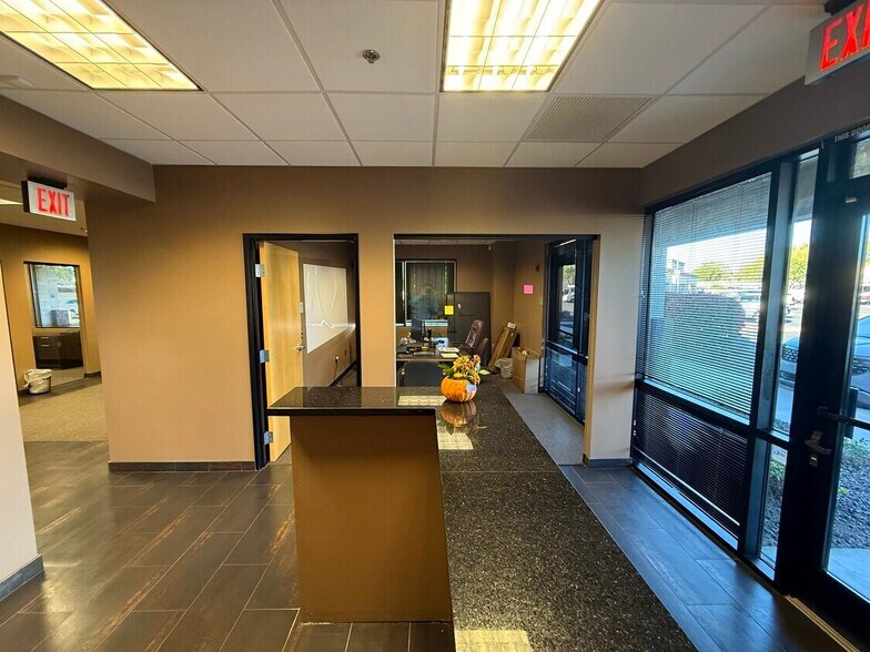 More Photos Of 9210 W Union Hills Dr, Peoria Medical For Sale