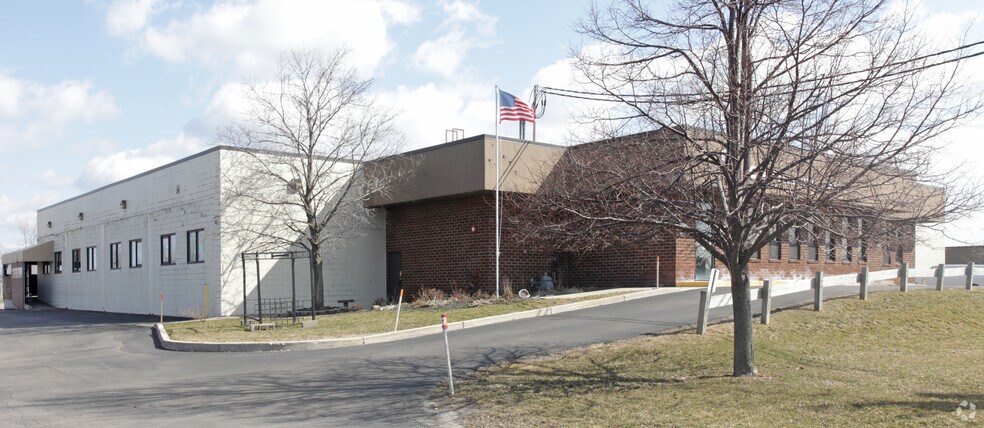 More Photos Of 80 Lawrence Bell Dr, Williamsville Research And Development For Lease