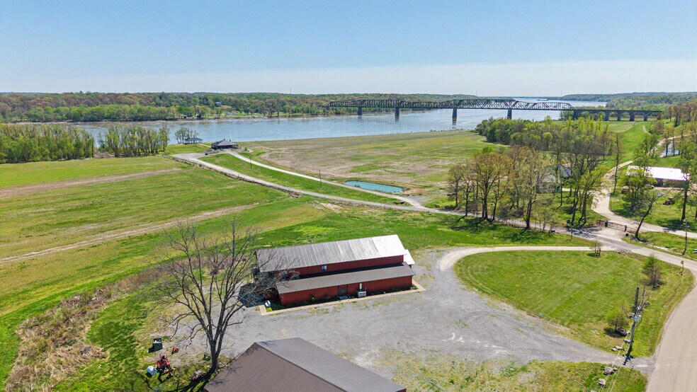 More Photos Of 11001 State Rte N, Scott City Specialty For Sale