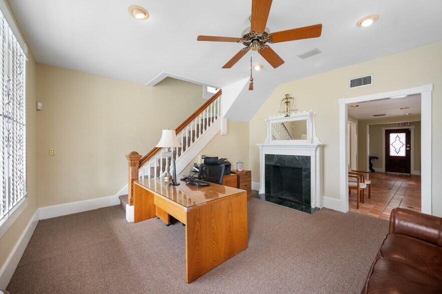 More Photos Of 339 S Ridgewood Ave, Daytona Beach Office Residential For Sale