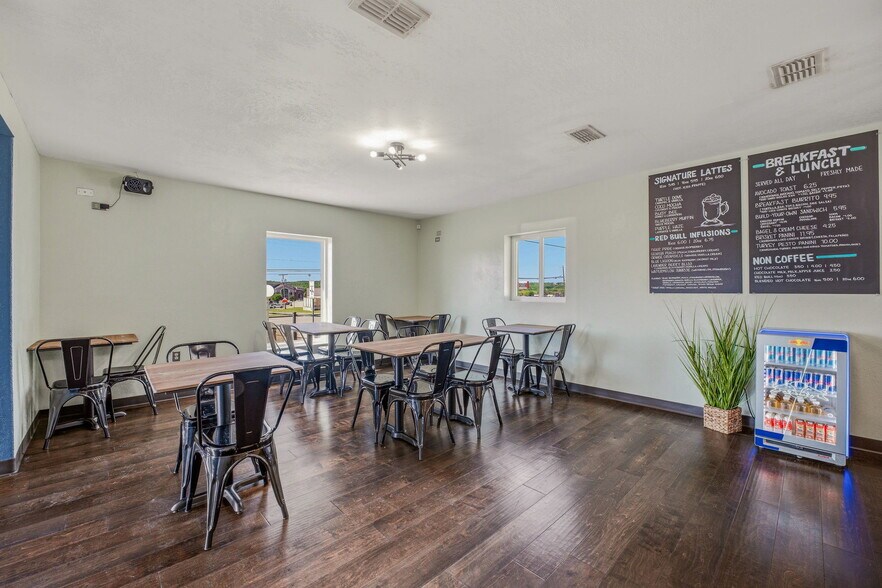 More Photos Of 608 SW Big Bend Trl, Glen Rose Restaurant For Sale