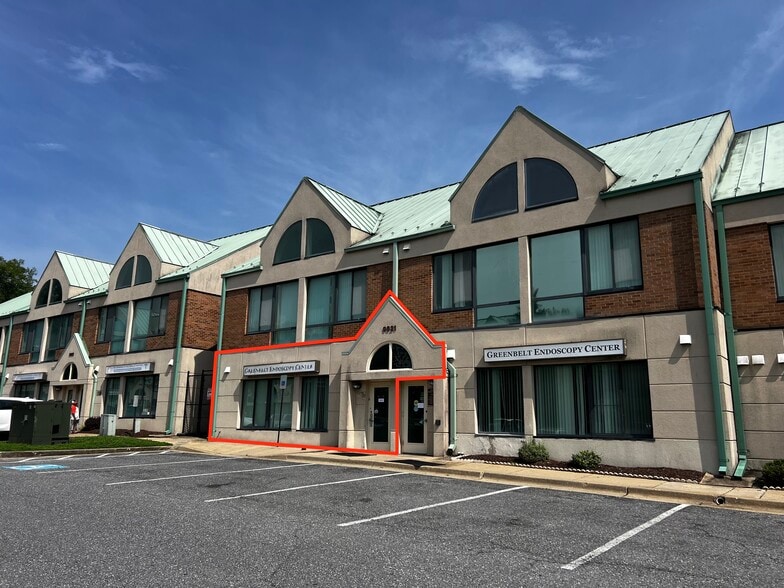 Primary Photo Of 9821 Greenbelt Rd, Lanham Seabrook Office For Sale