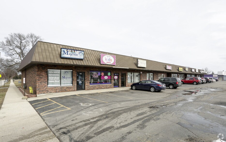 More Photos Of 6500-6524 W Capitol Dr, Milwaukee Storefront For Sale