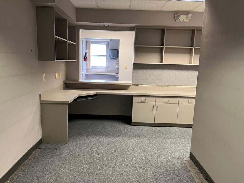 More Photos Of 2275 Whitehorse Mercerville Rd, Hamilton Office For Sale