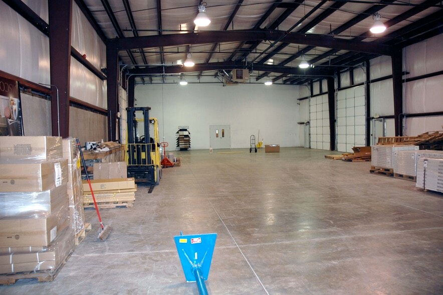 More Photos Of 1385 Admiral Pl, Ferndale Warehouse For Lease