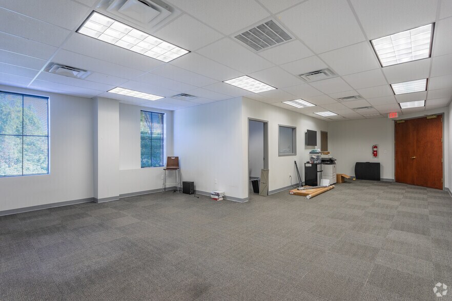 More Photos Of 2000 Sam Rittenberg Blvd, Charleston Office For Lease