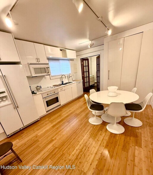 More Photos Of 92 Partition St, Saugerties Storefront Retail Residential For Sale