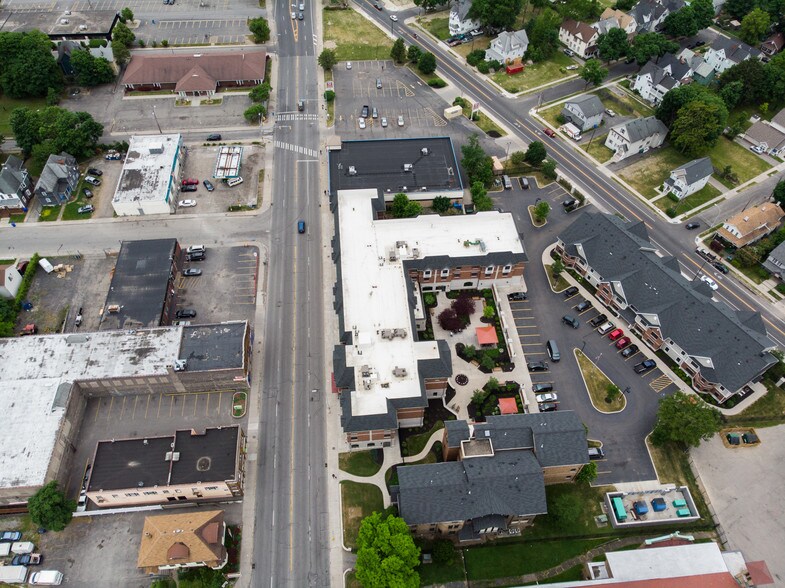 More Photos Of 792 W Main St, Rochester General Retail For Sale