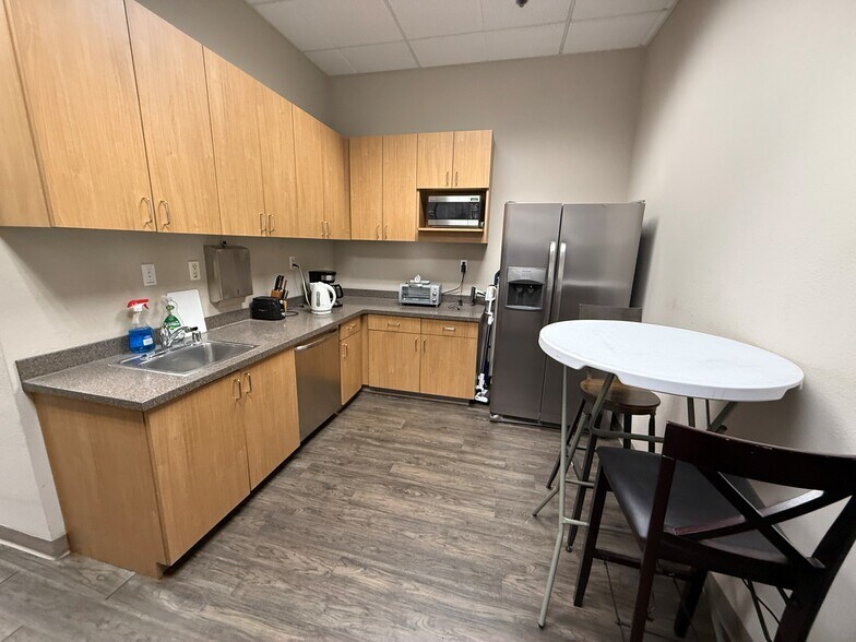 More Photos Of 355 Piercy Rd, San Jose Research And Development For Sale