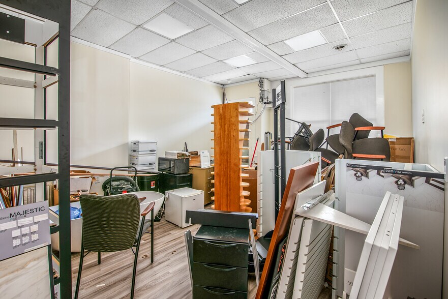 More Photos Of 100 N Talbot St, Saint Michaels Storefront For Sale