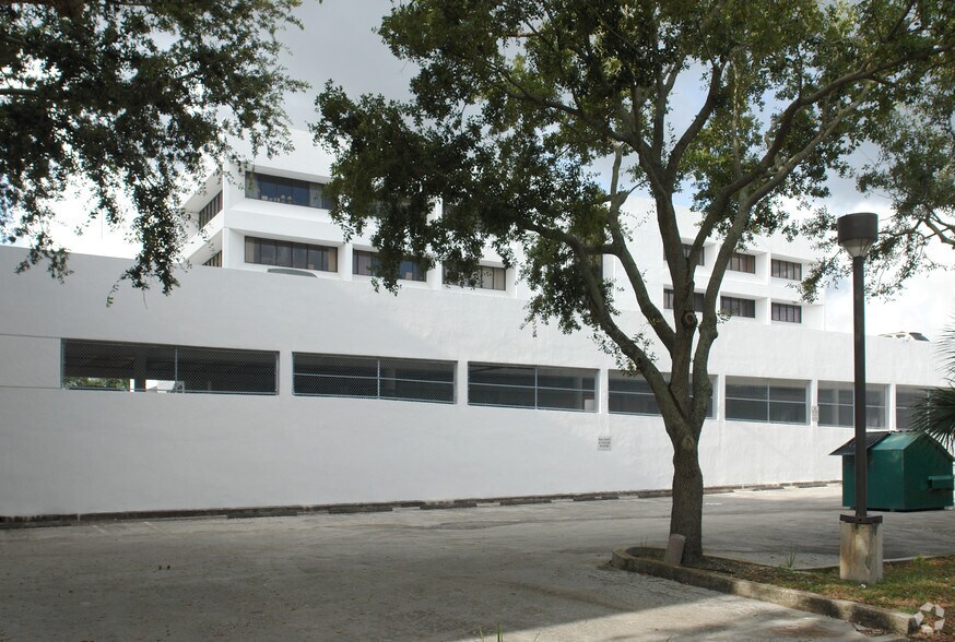 More Photos Of 1615 Forum Pl, West Palm Beach Office For Sale