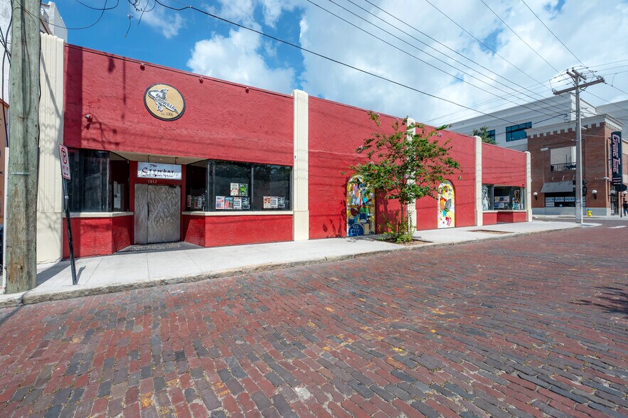 More Photos Of 1812 N 17th St, Tampa Bar For Lease