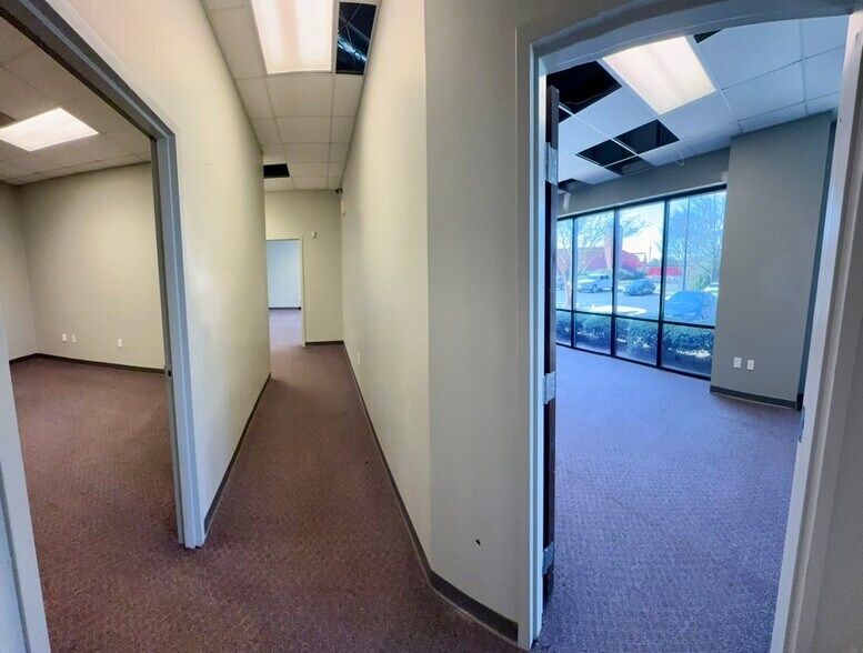 More Photos Of 9000 Peridot Pky, Stockbridge Unknown For Lease