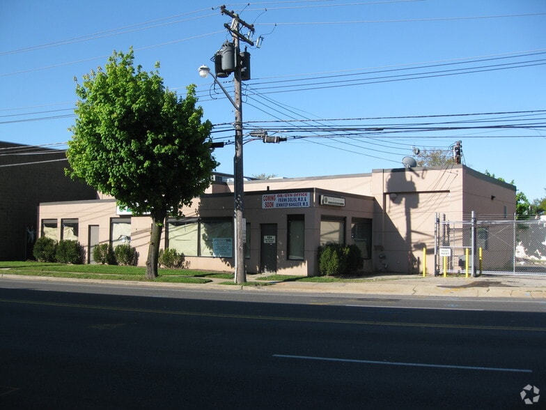 Primary Photo Of 191 Herricks Rd, New Hyde Park Medical For Sale