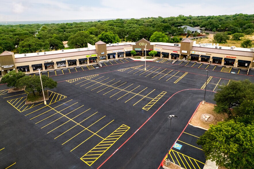 More Photos Of 1551 N Walnut Ave, New Braunfels Freestanding For Lease