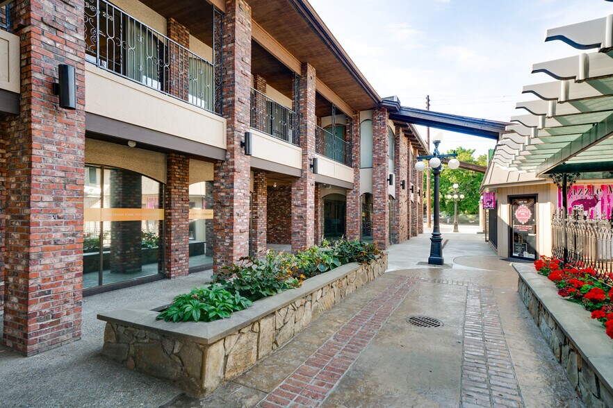 More Photos Of 1014 N Pines St, Spokane Office For Lease