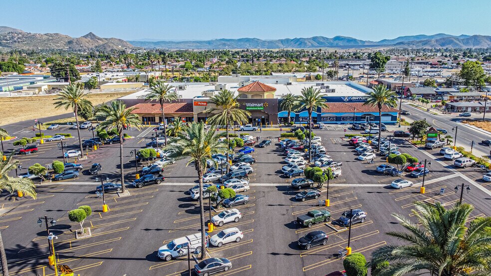 More Photos Of 889 W Florida Ave, Hemet Freestanding For Sale