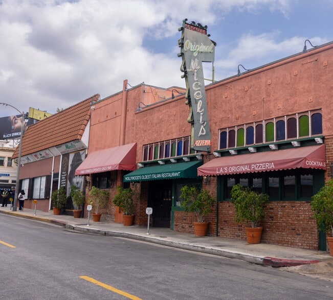 More Photos Of 1646 N Las Palmas Ave, Los Angeles Restaurant For Sale