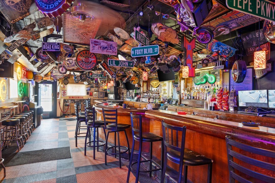 More Photos Of 4489 Broadway, Gary Bar For Sale