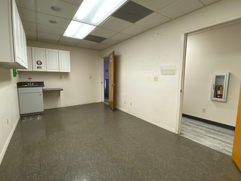 More Photos Of 918 Rolling Acres Rd, Lady Lake Medical For Lease