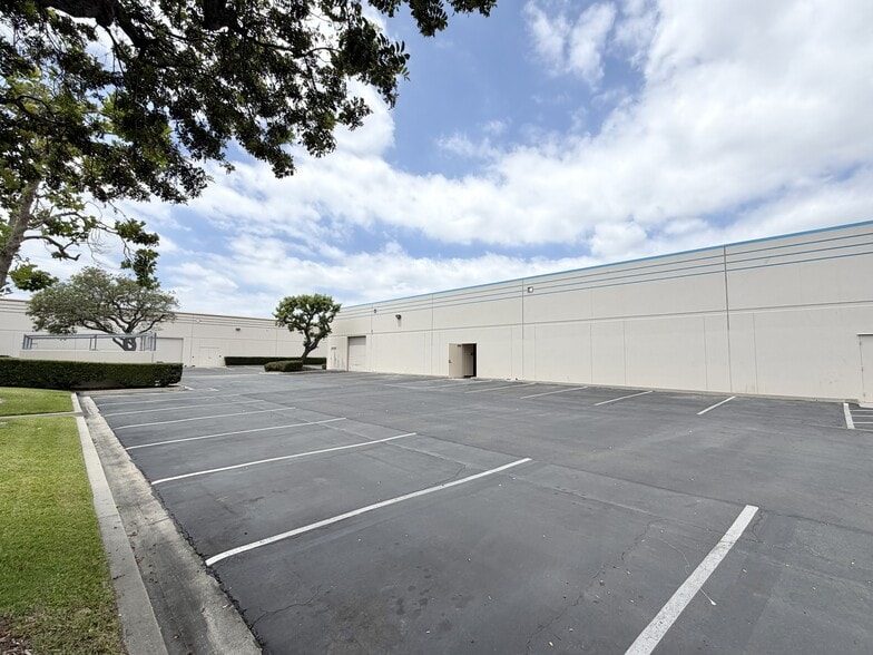 More Photos Of 16702-16800 Valley View Ave, La Mirada Research And Development For Lease