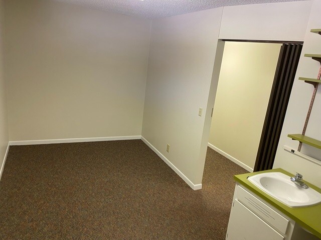 More Photos Of 228 Seventh St, Frankfort Office For Lease
