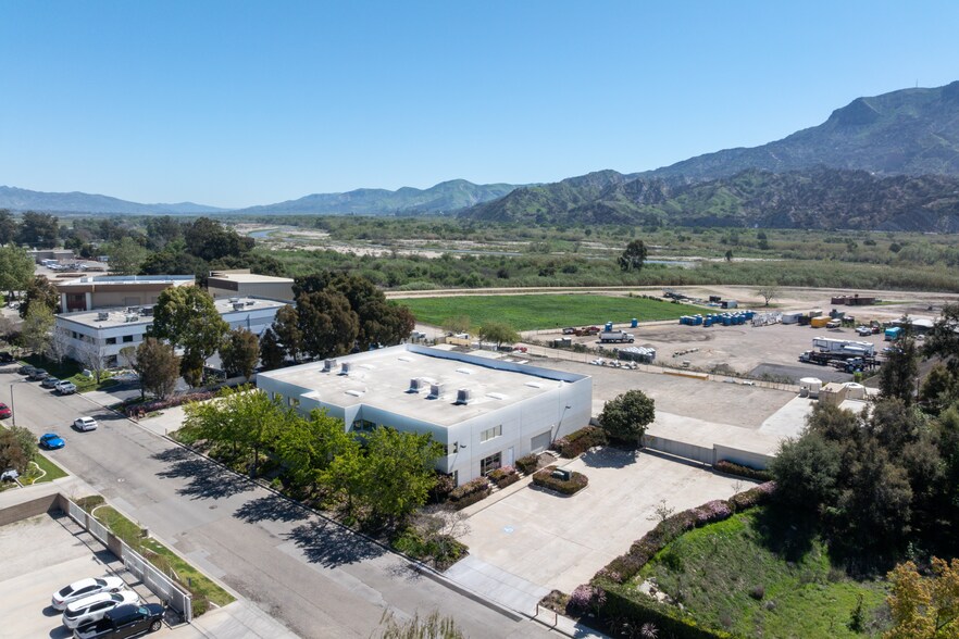 More Photos Of 1780 E Lemonwood Dr, Santa Paula Manufacturing For Lease