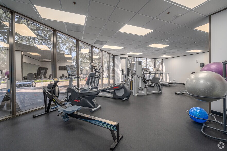 More Photos Of 333 N Sam Houston Pky E, Houston Office For Lease