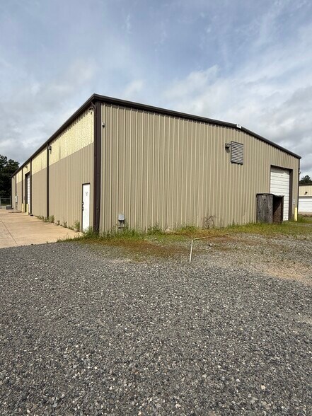 More Photos Of 9435 Saint Vincent Ave, Shreveport Distribution For Lease
