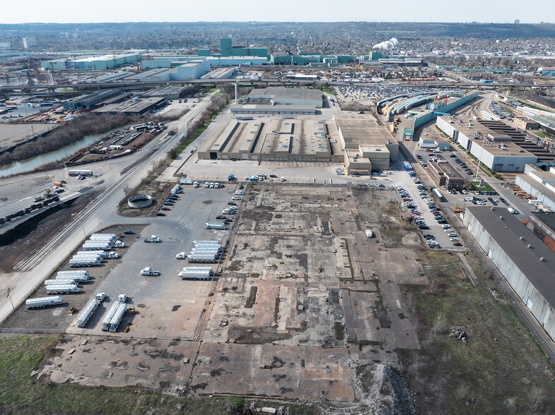 More Photos Of Pier 22 - South Hobson Road - Vacant Land Blvd, Hamilton Land For Lease