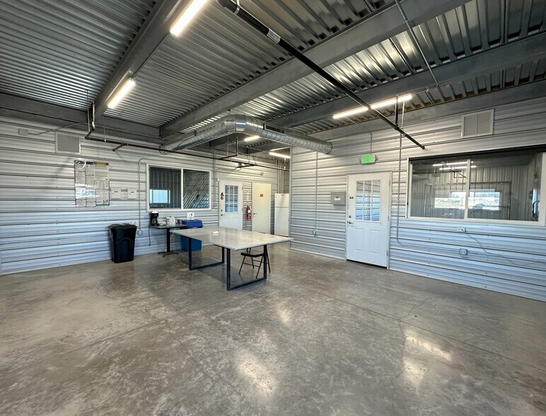 More Photos Of 18668 B50 Rd, Delta Distribution For Lease