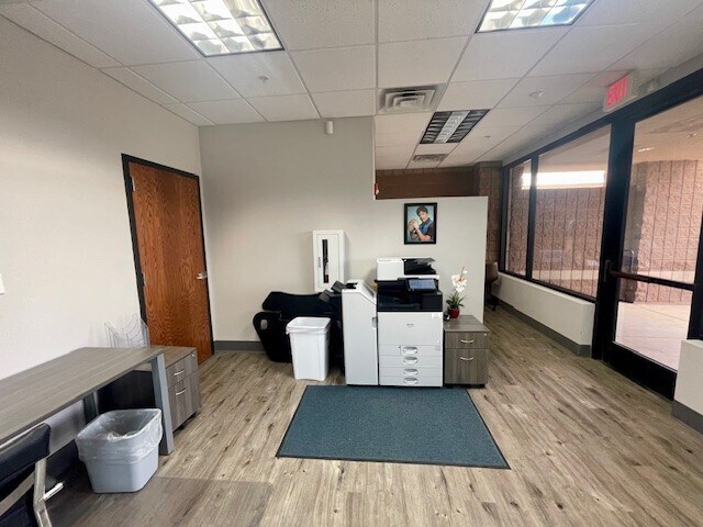 More Photos Of 94 S Acoma Blvd, Lake Havasu City Office For Lease