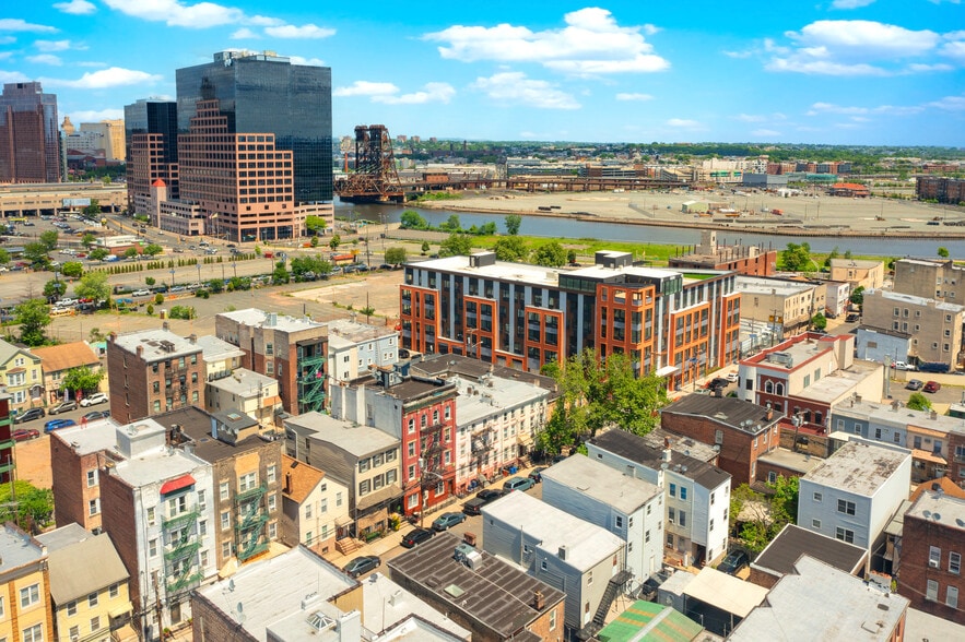 More Photos Of 53 Madison St, Newark Apartments For Sale