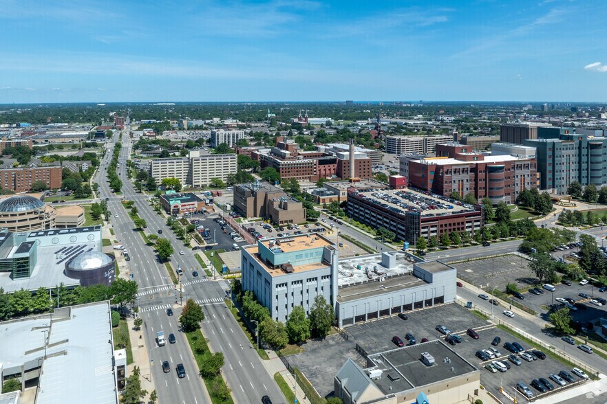 More Photos Of 110 E Warren Ave, Detroit Medical For Lease