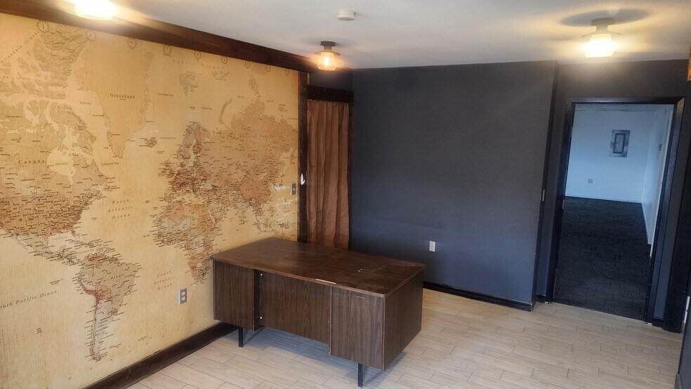 More Photos Of 4401 16th Ave W, Williston Warehouse For Lease
