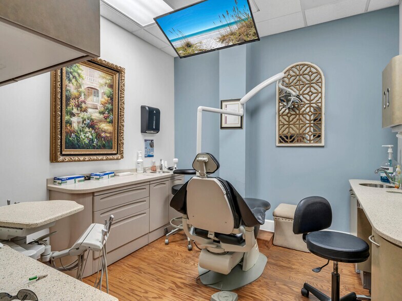 More Photos Of 4635 Gulfstarr Dr, Destin Medical For Sale