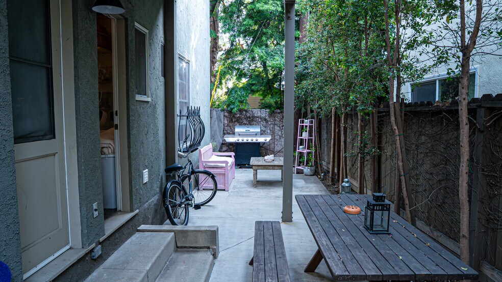 More Photos Of 219 Redondo Ave, Long Beach Apartments For Sale
